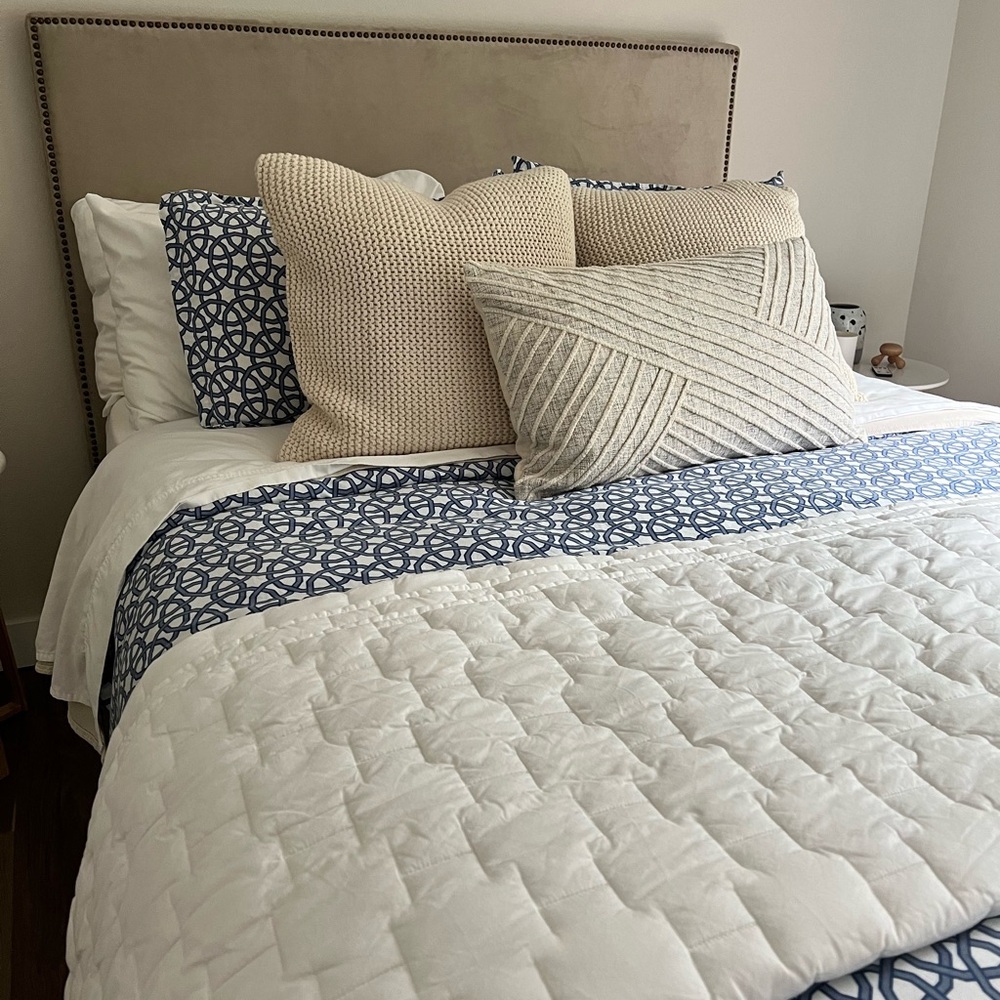 Crate & Barrel Cotton Duvet Set